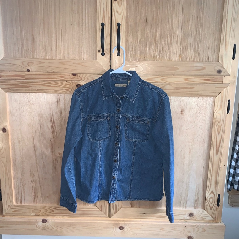 Mountain Lake blue denim Jean shirt size M